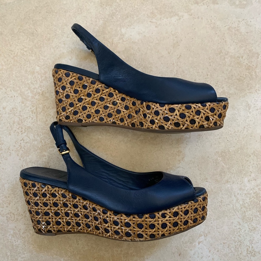 Tory Burch Raffia Wedges. - Picture 2 of 4